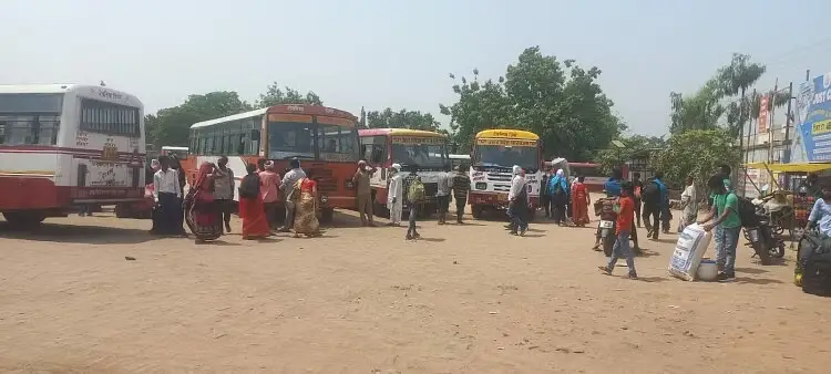30 to 35 thousand passengers travel daily