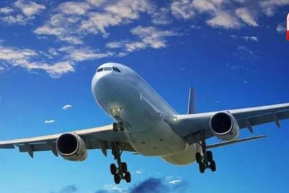 10 विमानों को बम से उड़ाने की मिली धमकी