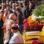 पीएम मोदी ने शहीद जवानों को दी श्रद्धांजलि