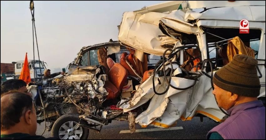 पूर्वांचल एक्सप्रेसवे पर भीषण सड़क हादसा