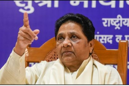 आगरा घटना पर मायावती का हमला