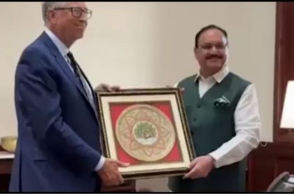 दिल्ली में संसद भवन पहुंचे बिल गेट्स