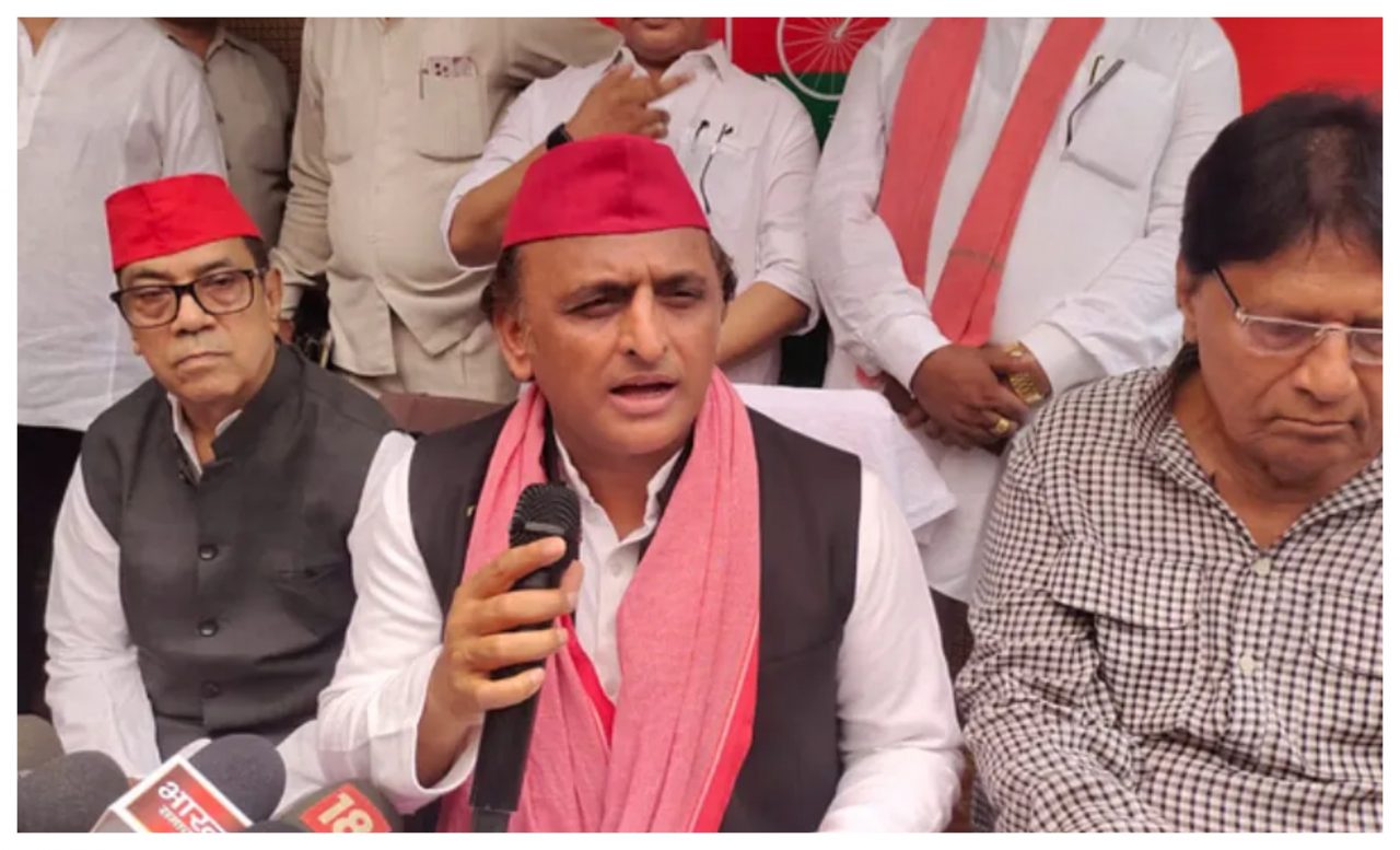 Uttar Pradesh: Yogi Sena scares people like Hitler! Akhilesh Yadav targets UP government... political news in hindi-google news in hindi-uttar pradesh news in hindi-akhilesh yadav-yogi adityanath news in hindi- samajwadi party- bjp- yogi sarkar news in hindi