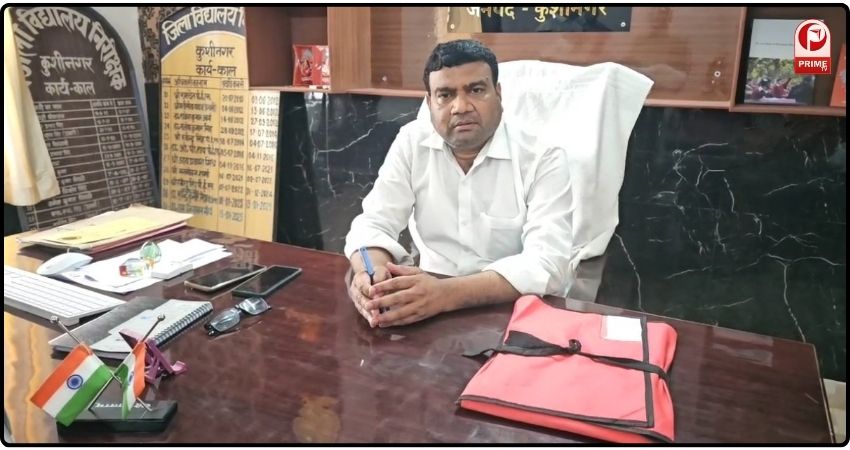 टीचर ने नंबर बढ़ाने का लालच देकर बनाए संबंध