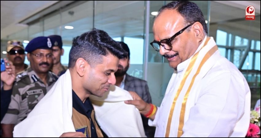 दोपहर सीएम योगी से करेंगे मुलाकात...