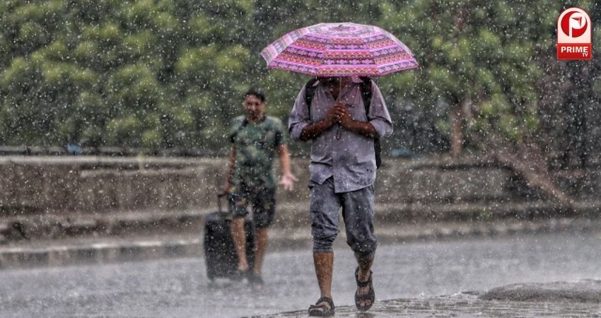 गुजरात के शहरों में बाढ़ जैसे हालात