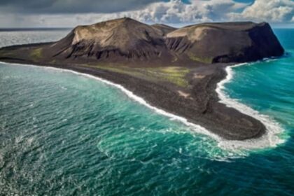 Surtsey द्वीप,