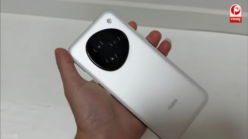 दुनिया का पहला ऑल-इन-वन स्मार्टफोन लॉन्च!