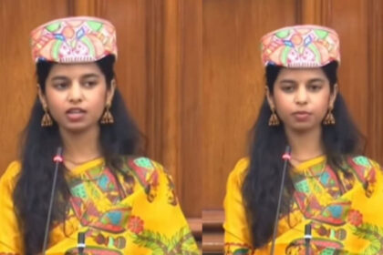 मैथिली ठाकुर ने ली शपथ, पाग और पीली साड़ी में दिखा रंग