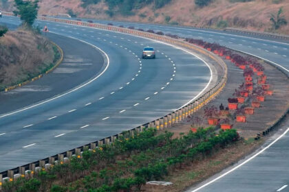 गंगा एक्सप्रेसवे पर सफर होगा सुपरफास्ट