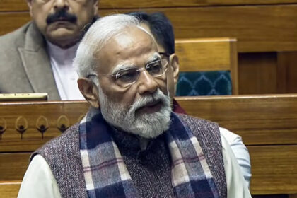 Congress पर जमकर बरसे PM मोदी