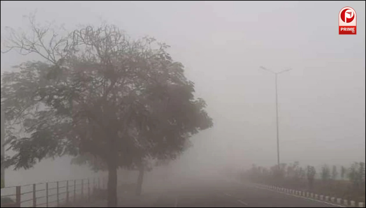 यूपी में तेज हवाओं के साथ मौसम बदला