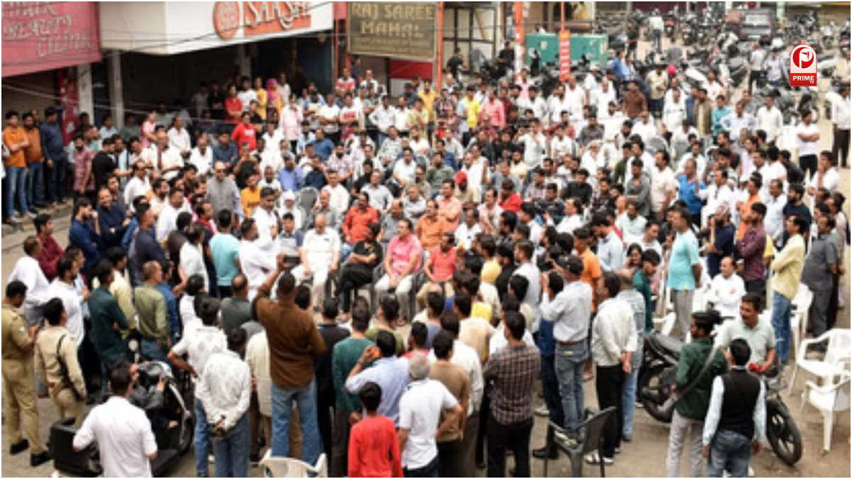 व्यापारियों की हड़ताल से थमा मेरठ