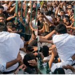 कॉकरोच जनता पार्टी के संस्थापक को भीड़ में जड़े थप्पड़
