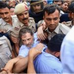 धरने के बीच राहुल गांधी को लगी चोट?