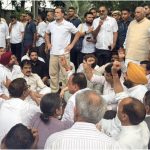 पीएम आवास के बाहर राहुल गांधी का विरोध