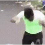 लाठीचार्ज के बीच युवक का 'मारो सर' VIDEO वायरल